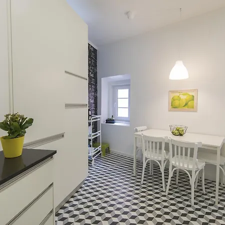Natural Getaway In The Heart Of Apartman